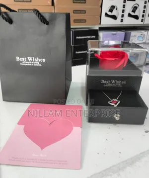 Heart-Shaped Red Rose Necklace With Gift Box*
