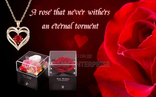 Heart-Shaped Red Rose Necklace With Gift Box* - thumbnail 5