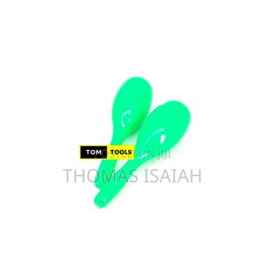 Green 20cm Full Size Plastic Maracas Percussions - thumbnail 2