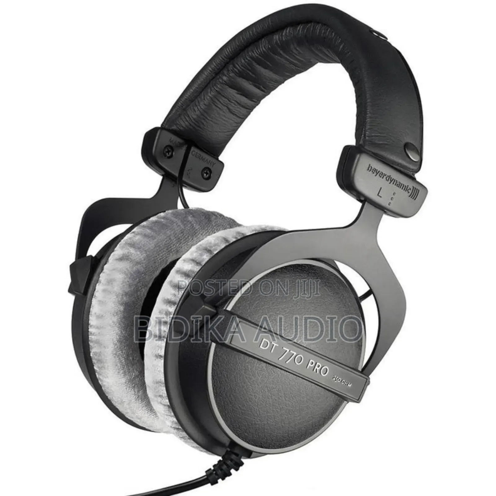 The Studio Legend Dt 770 PRO