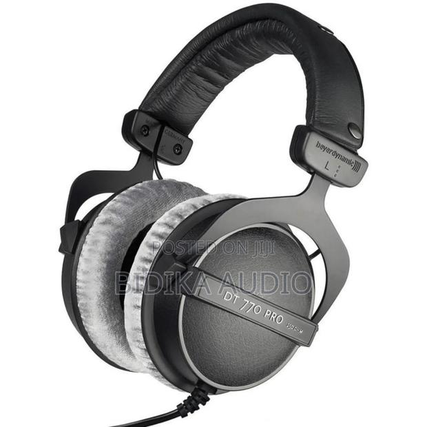 The Studio Legend Dt 770 PRO