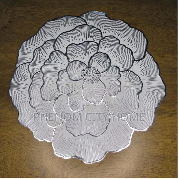 Silver Leafy Design Table Mats