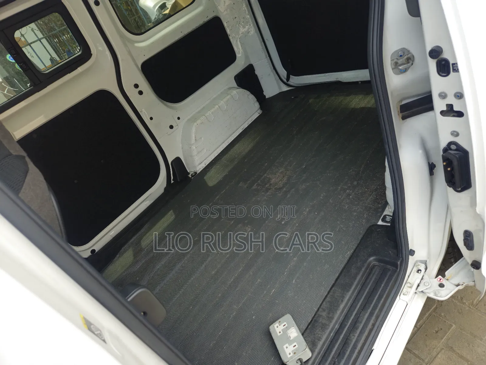Nissan NV200 2018 White