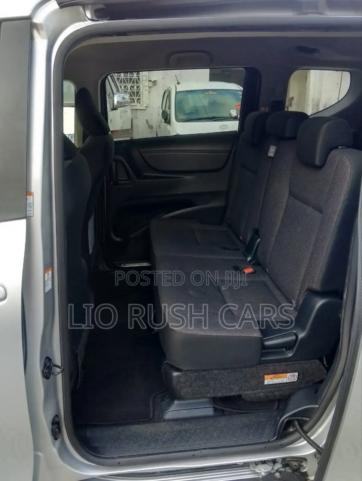 Toyota Sienta 2019 Silver