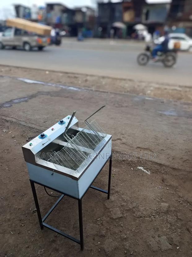 Commercial Double Deep Fryer - thumbnail 2