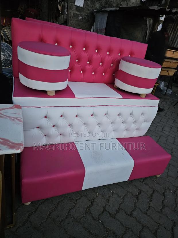 Manicure Seats New - main view