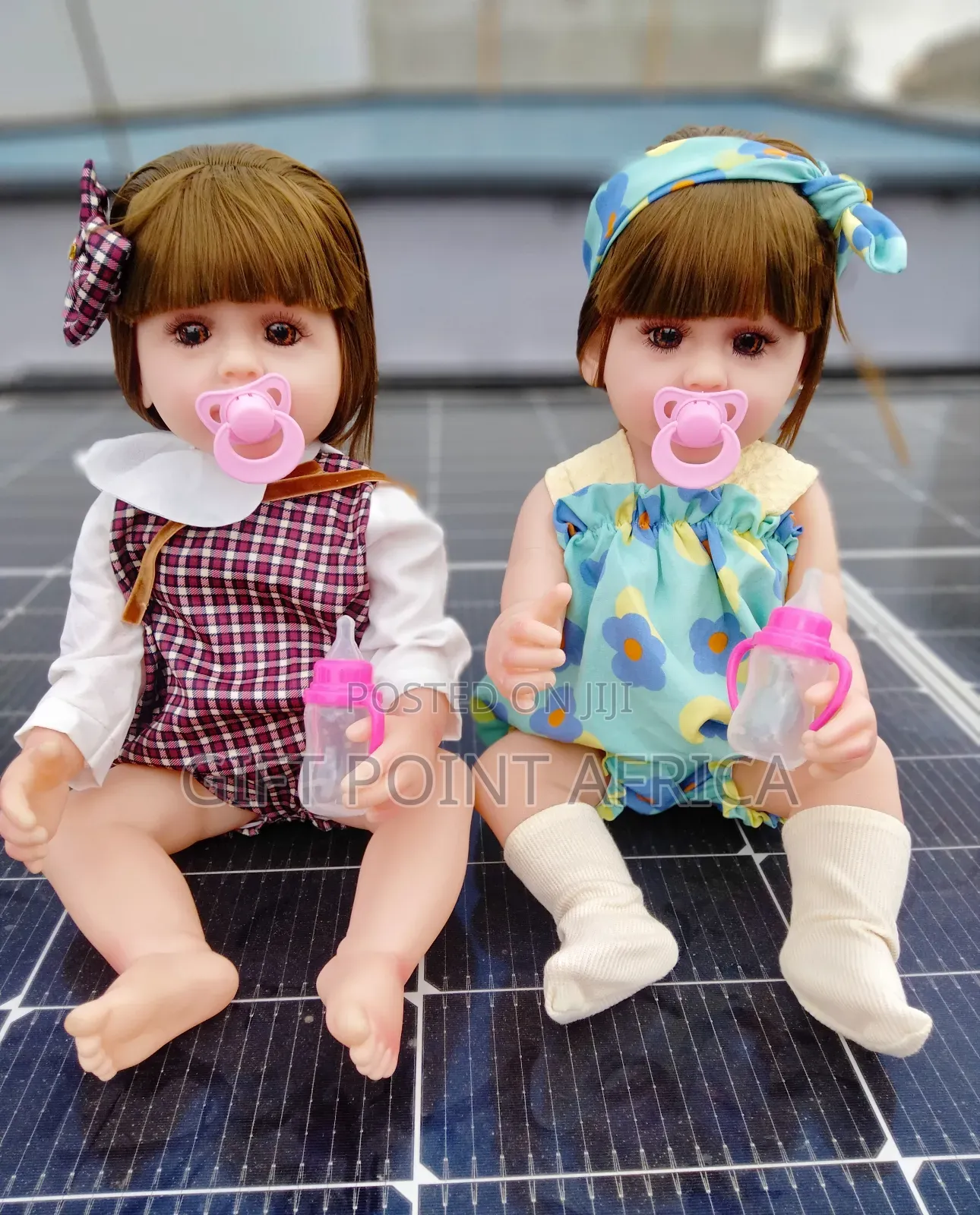 Beautiful 58cm White Dolls With Clothes