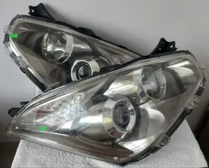 Toyota Wish 2005 Xenon( Each)