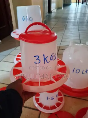 Red and White 3kgs Feeder