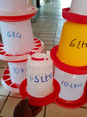1.5 LTRS Chicks Drinkers Red and White
