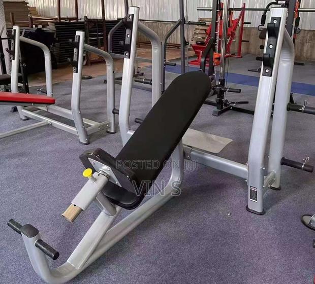 Incline Bench/Inclìne Bènch Inclîne Bênch*Inclïne Běnch