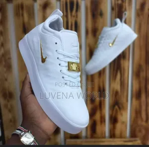 Nike Tiempo