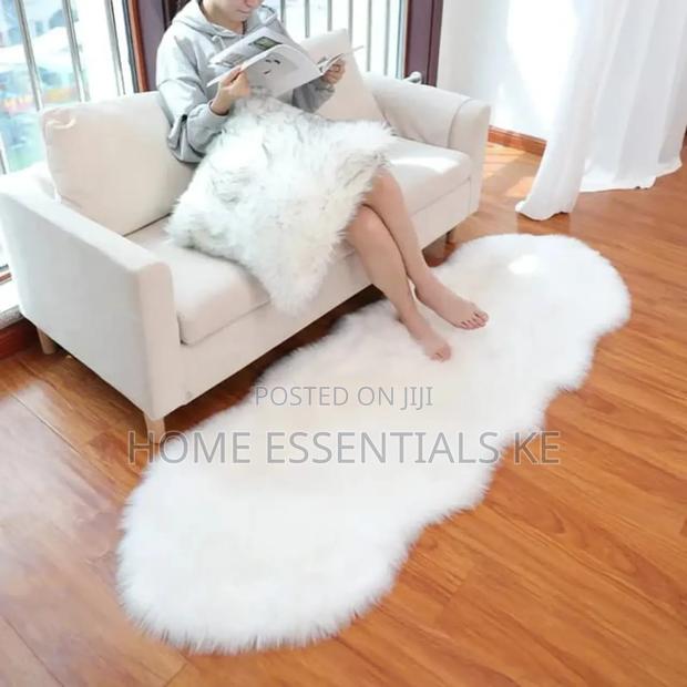Faux Fur Decorative Mat
 60cm*180cm - thumbnail 5