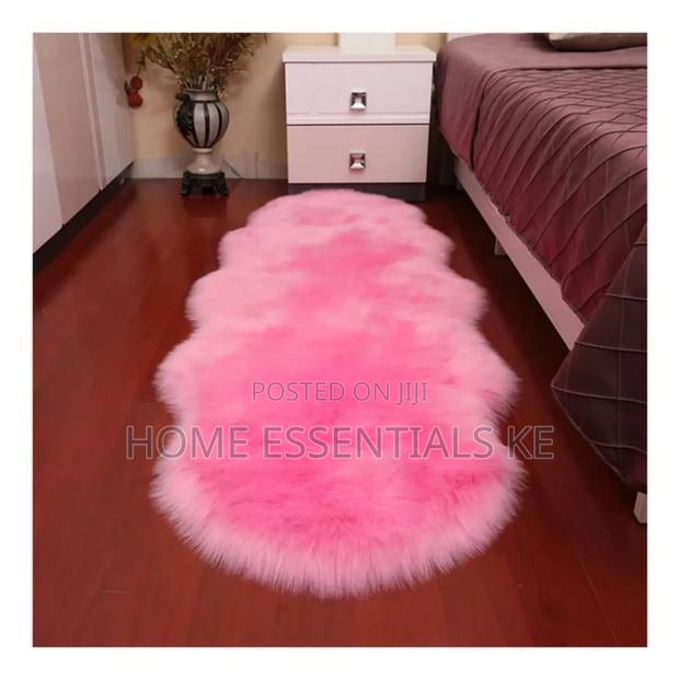 Faux Fur Decorative Mat
 60cm*180cm - thumbnail 6
