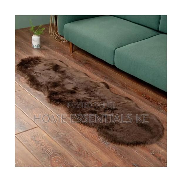 Faux Fur Decorative Mat
 60cm*180cm - thumbnail 7