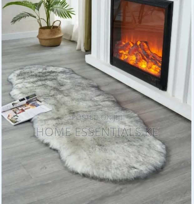 Faux Fur Decorative Mat
 60cm*180cm - thumbnail 8
