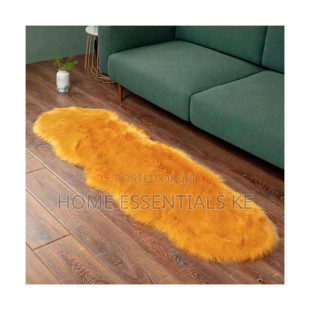 Faux Fur Decorative Mat
 60cm*180cm - thumbnail 10