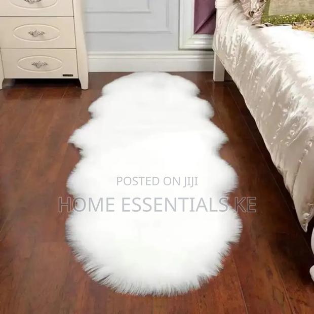 Faux Fur Decorative Mat
 60cm*180cm - thumbnail 11