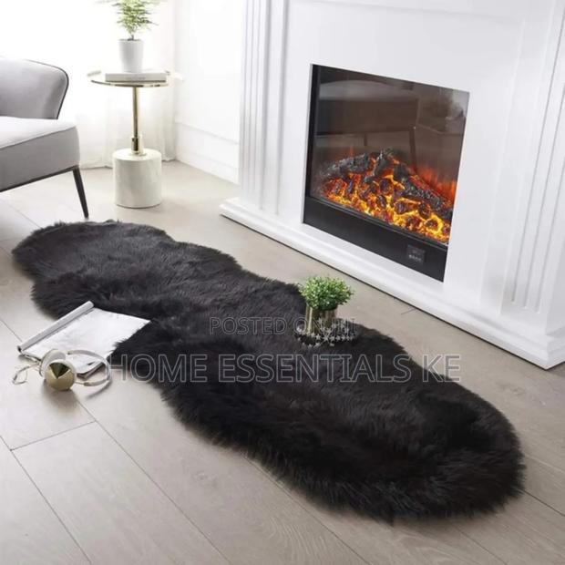 Faux Fur Decorative Mat
 60cm*180cm - thumbnail 12