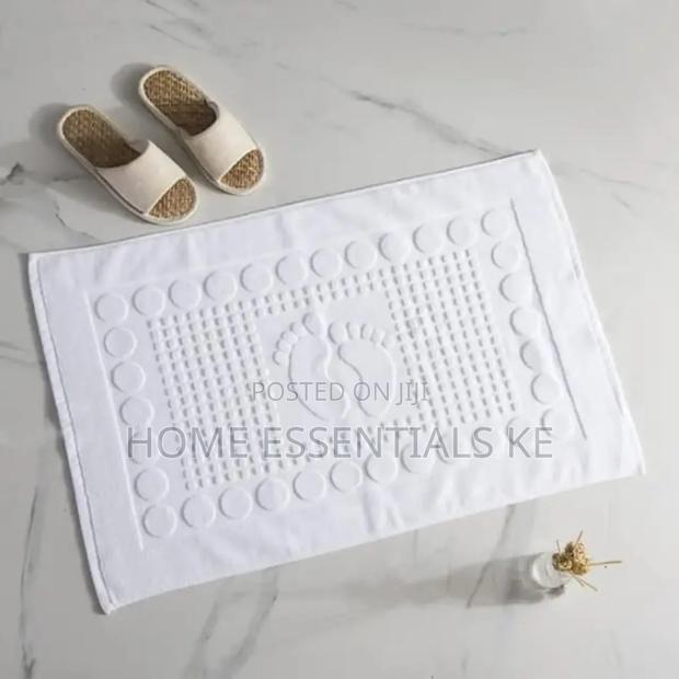  Cotton Bathroom Mats
50cm by 80cm - thumbnail 5