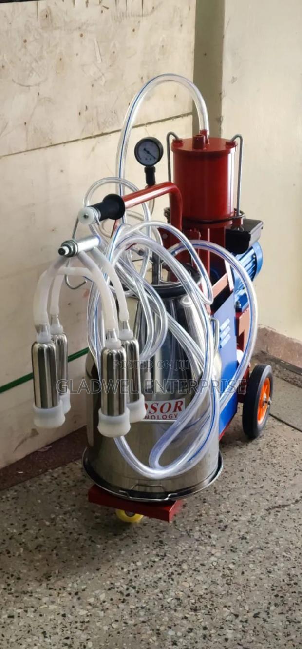 Commercial Electric Milking Machine