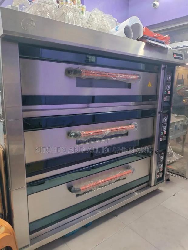 Magnificent 3 Deck Electric Oven
