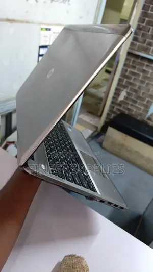 Laptop HP Compaq Presario V5000 4GB Intel Core 2 Duo HDD 250GB
