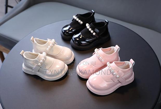 Girl's Shoes - main view