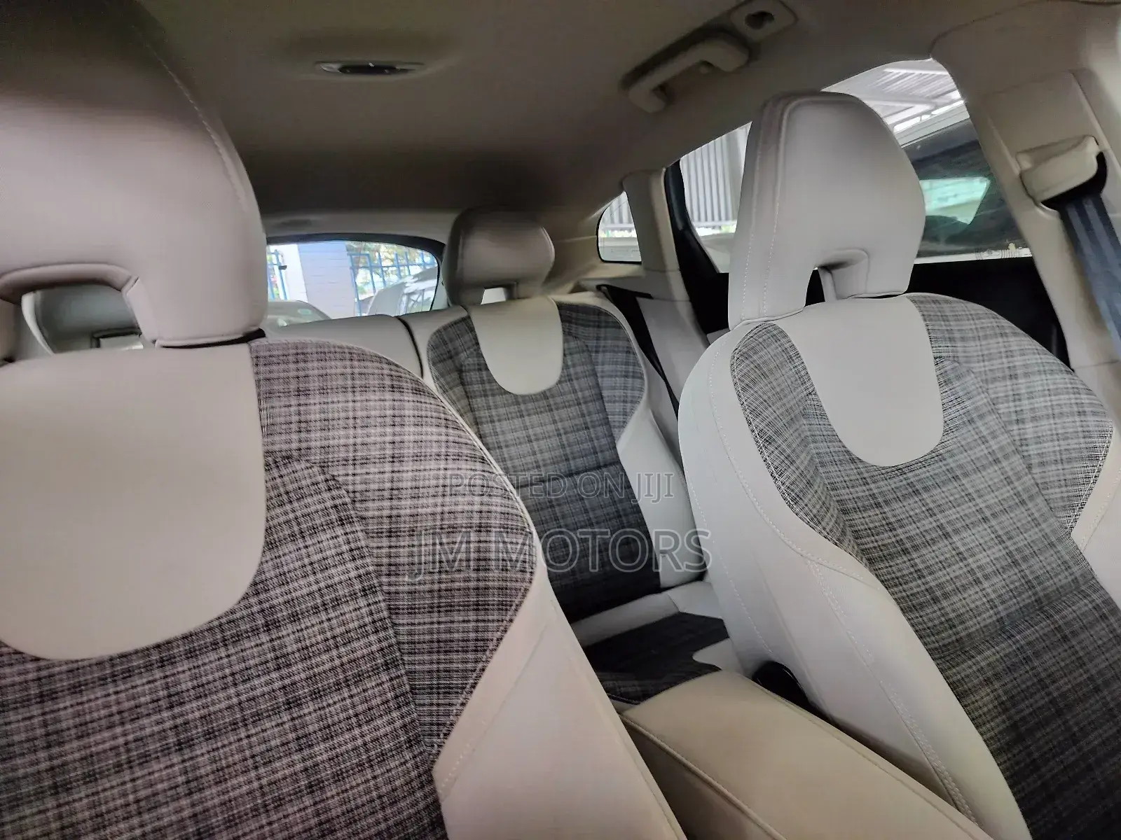 Volvo V40 2017 Off white