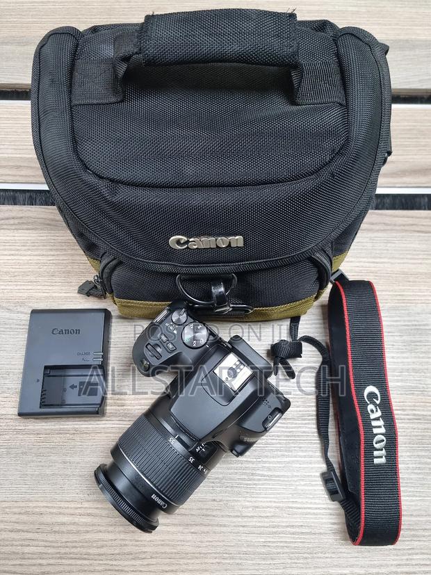 Canon EOS 250D DSLR Camera With 18-55mm Lens and Canon Bag