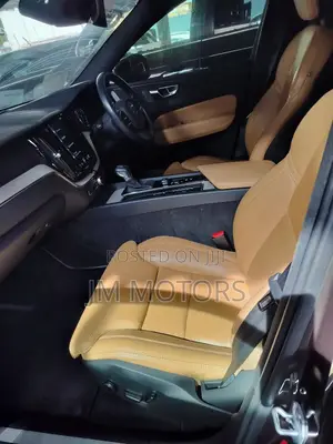 Volvo XC60 2018 Gray