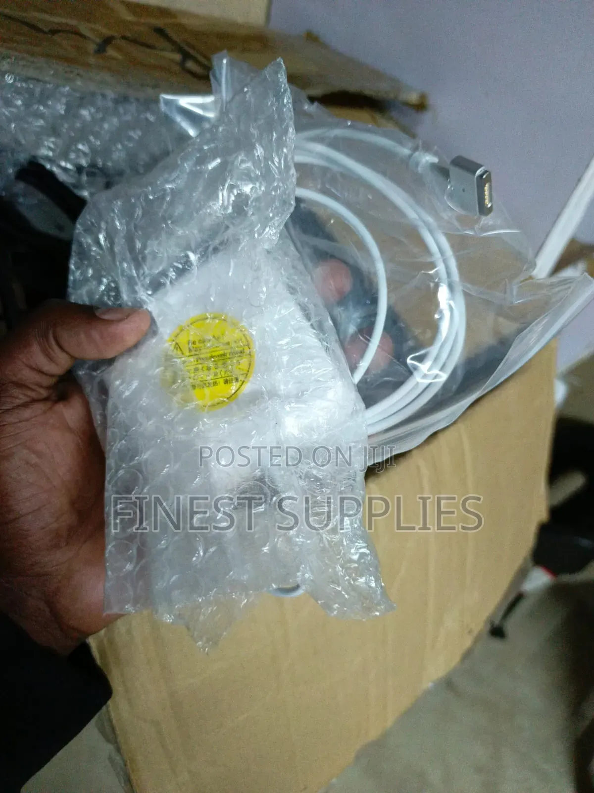 Macbook T Shape Adapters Offer