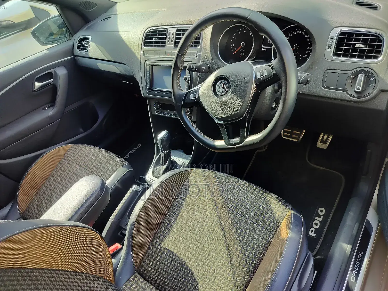 Volkswagen Polo 2017 Gold