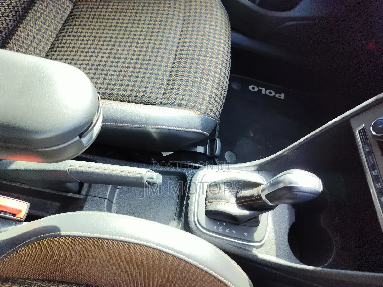 Volkswagen Polo 2017 Gold