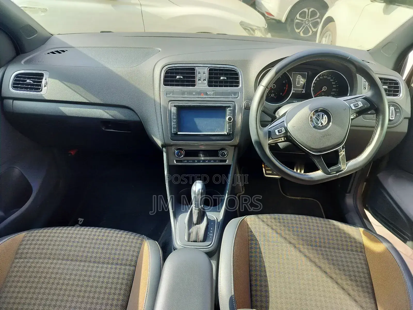 Volkswagen Polo 2017 Gold