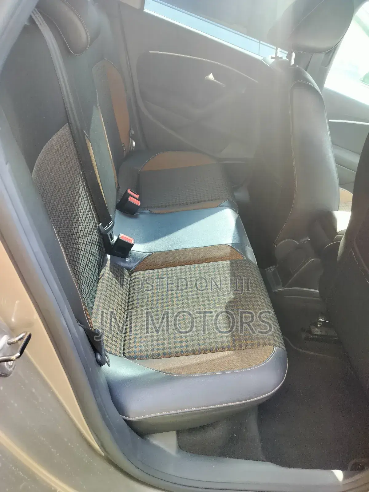 Volkswagen Polo 2017 Gold