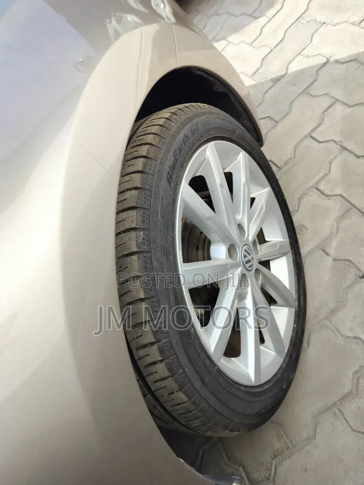 Volkswagen Polo 2017 Gold