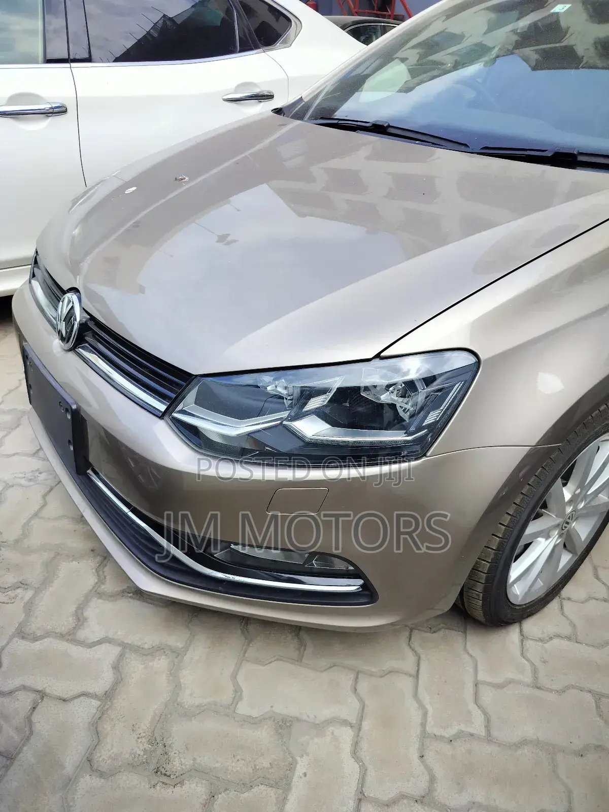 Volkswagen Polo 2017 Gold
