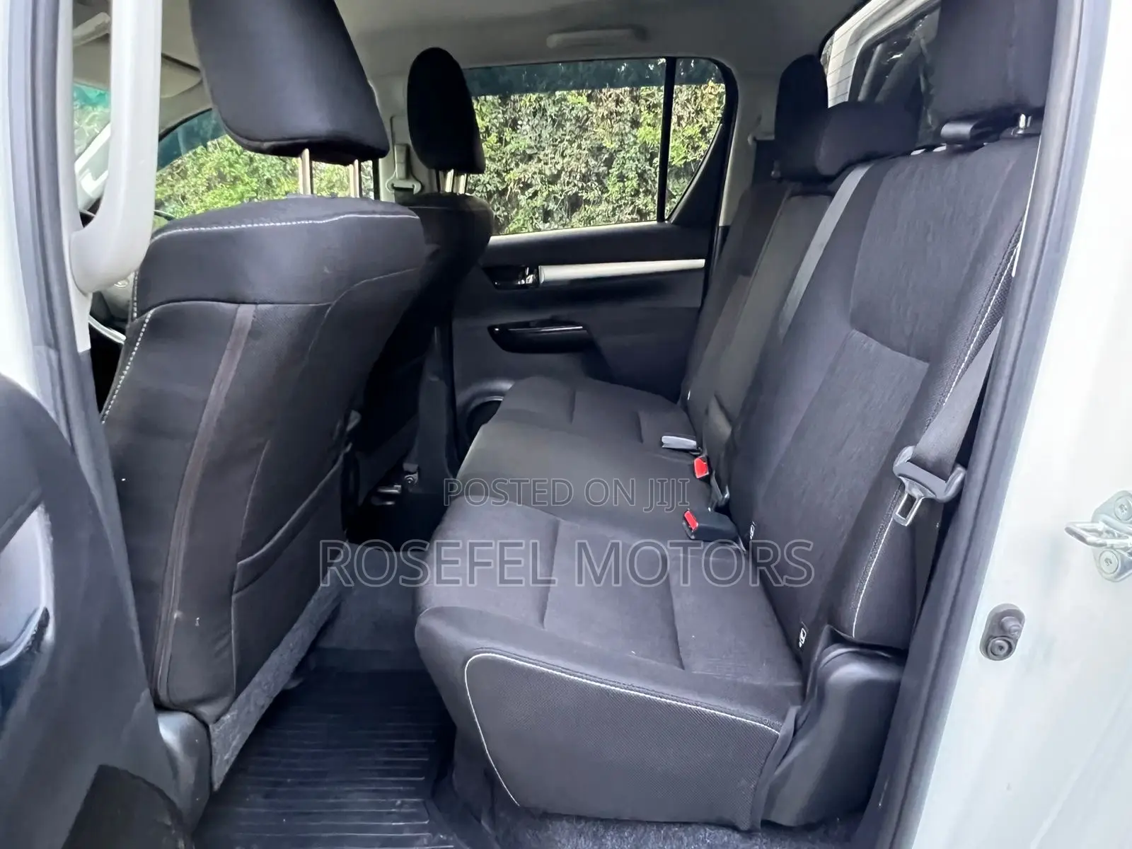 Toyota Hilux 2019 White