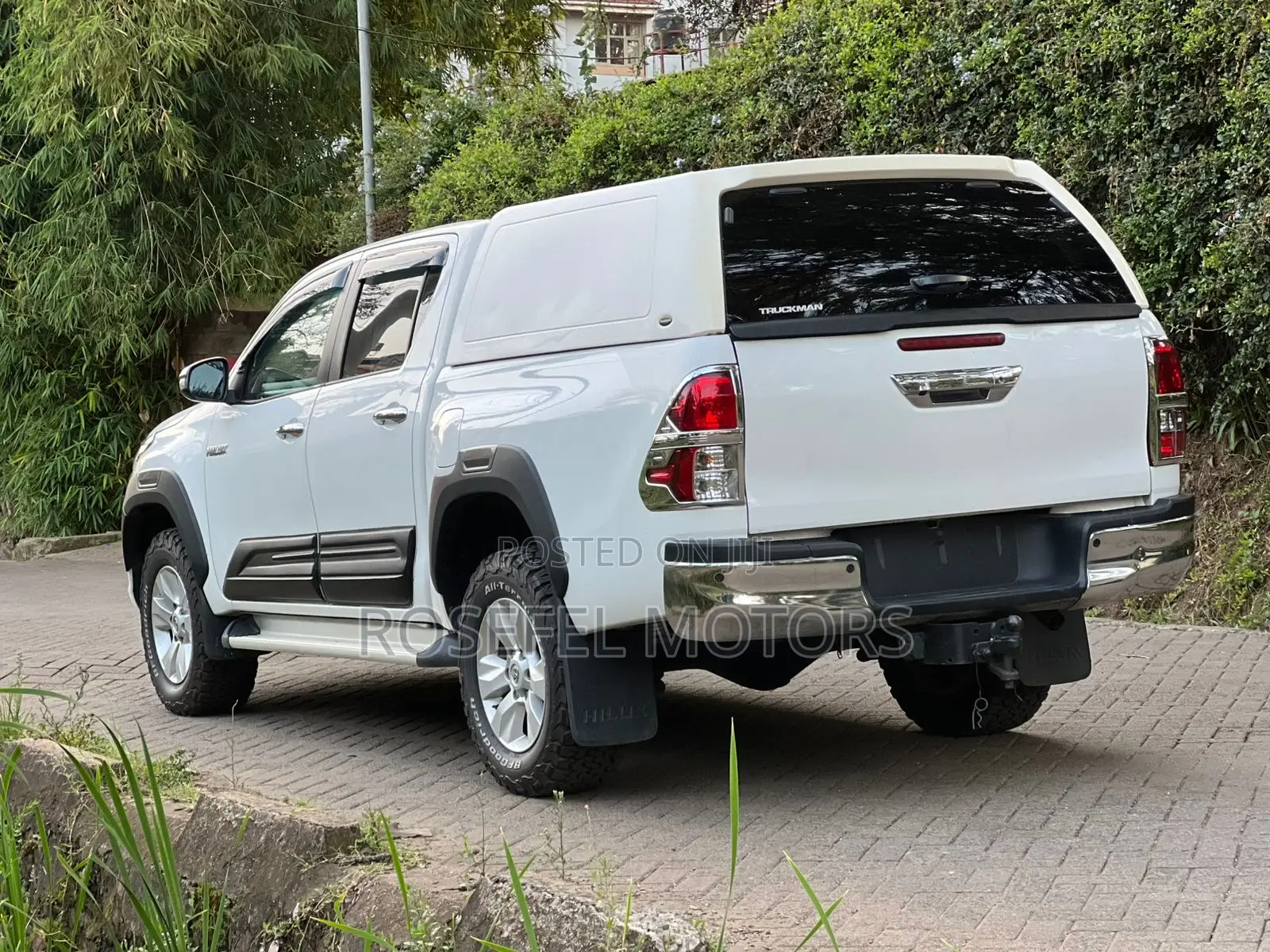 Toyota Hilux 2019 White