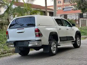 Toyota Hilux 2019 White