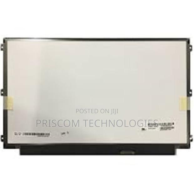 HP Elitebook 820 G3 Laptop Screen Replacement - thumbnail 3