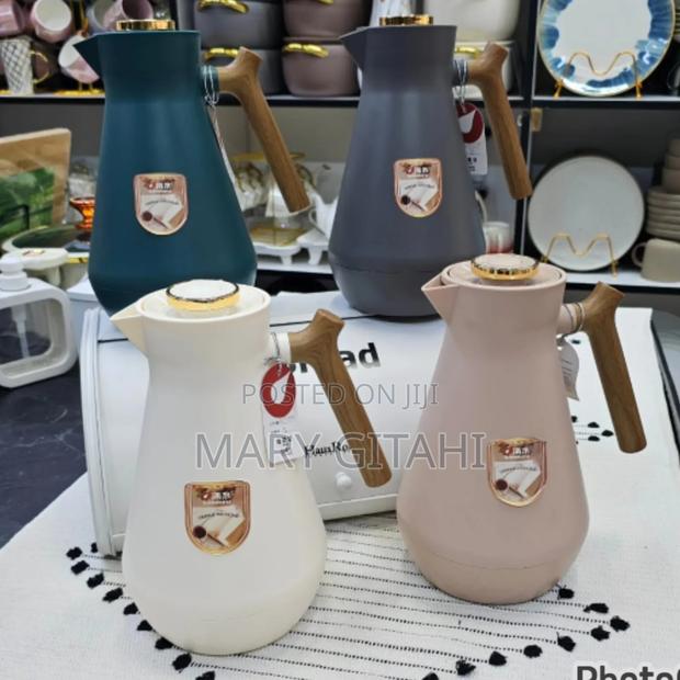 *Wooden Handle Vacuum Flask*
☆ - main view