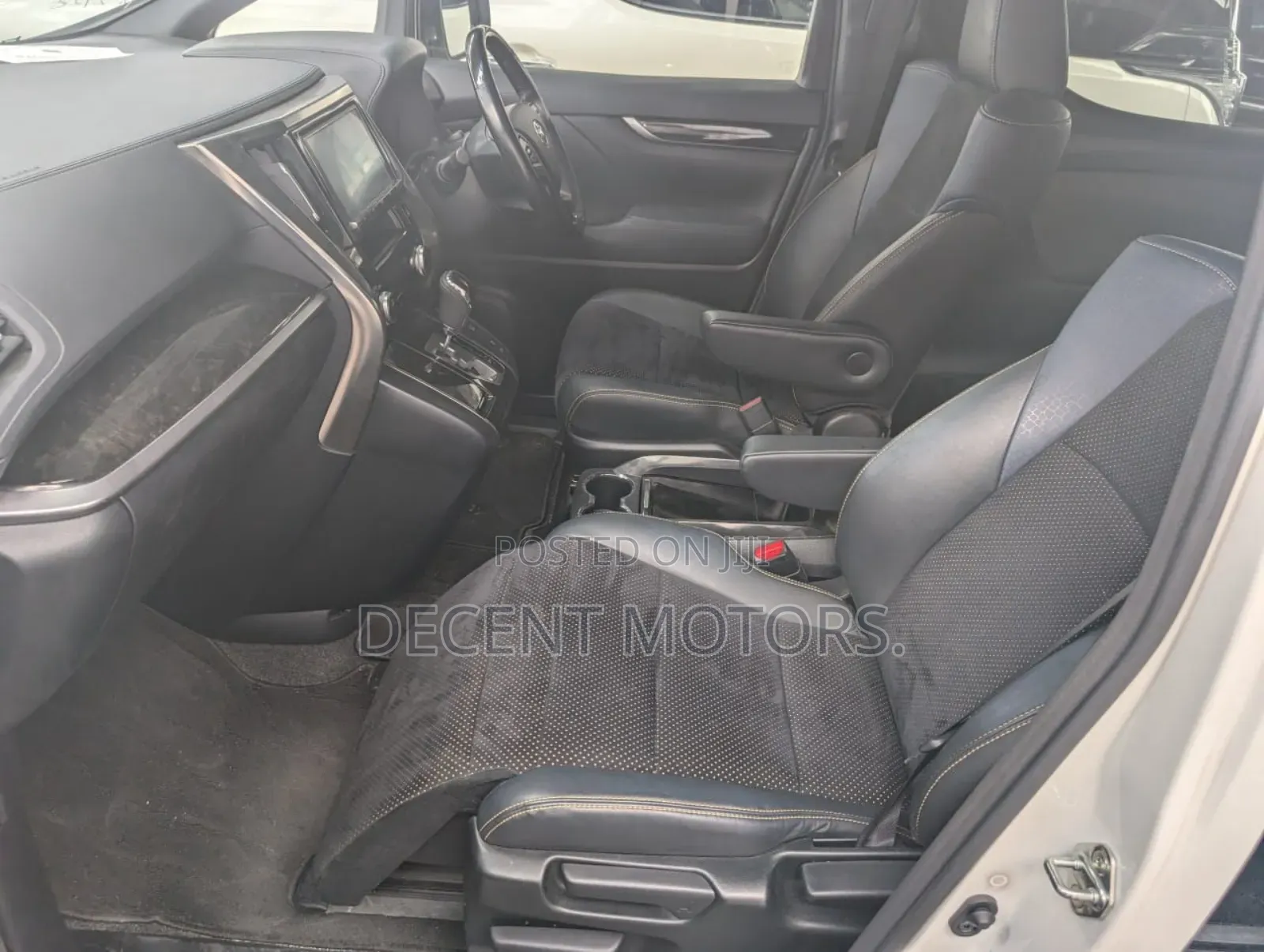 Toyota Vellfire 2018 White