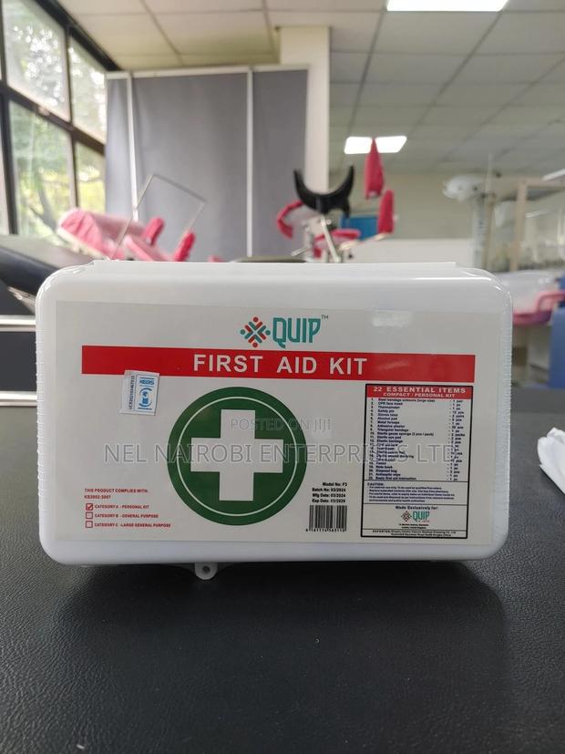 First Aid Kit (F3) With 22 Essential Items - thumbnail 2