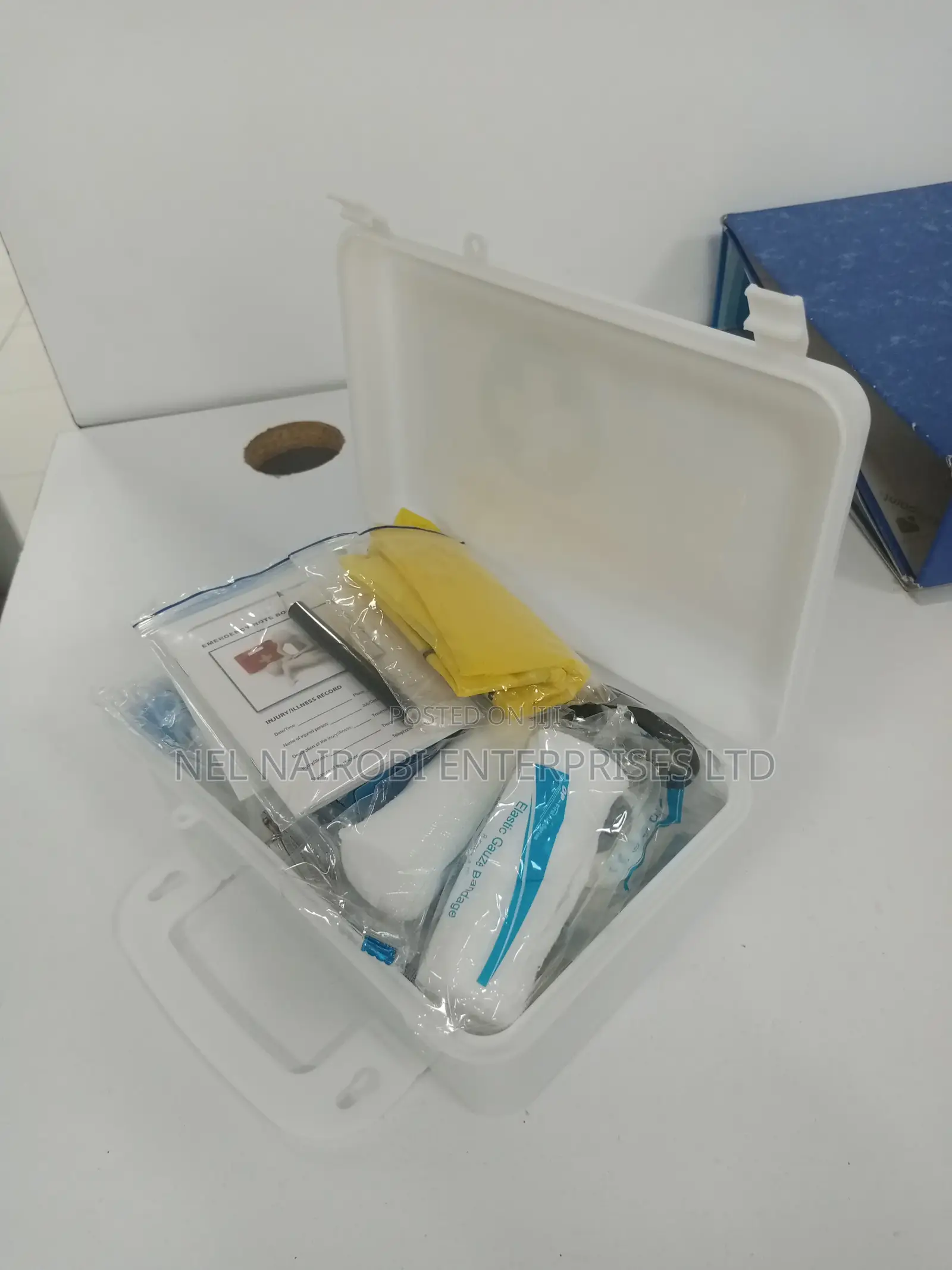 First Aid Kit - Free Wall Hanging Unit (F2)