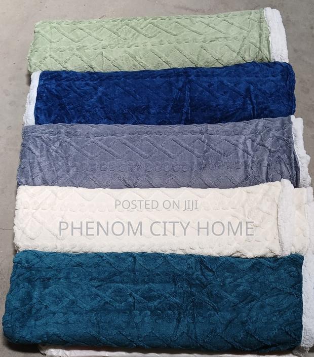 Heavy Classy Sherpa Blankets - thumbnail 2