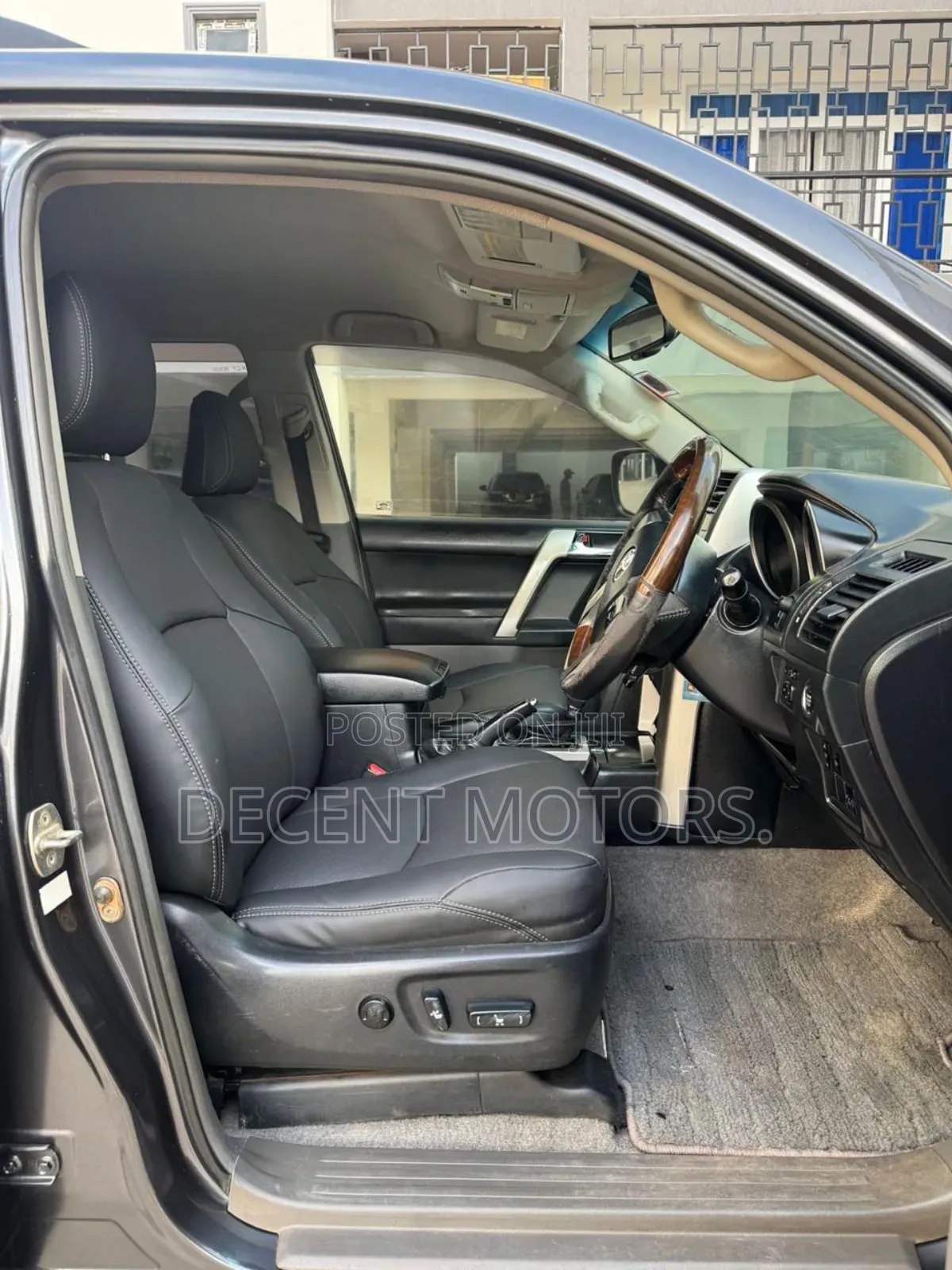 Toyota Land Cruiser Prado 2.7 i 2012 Gray
