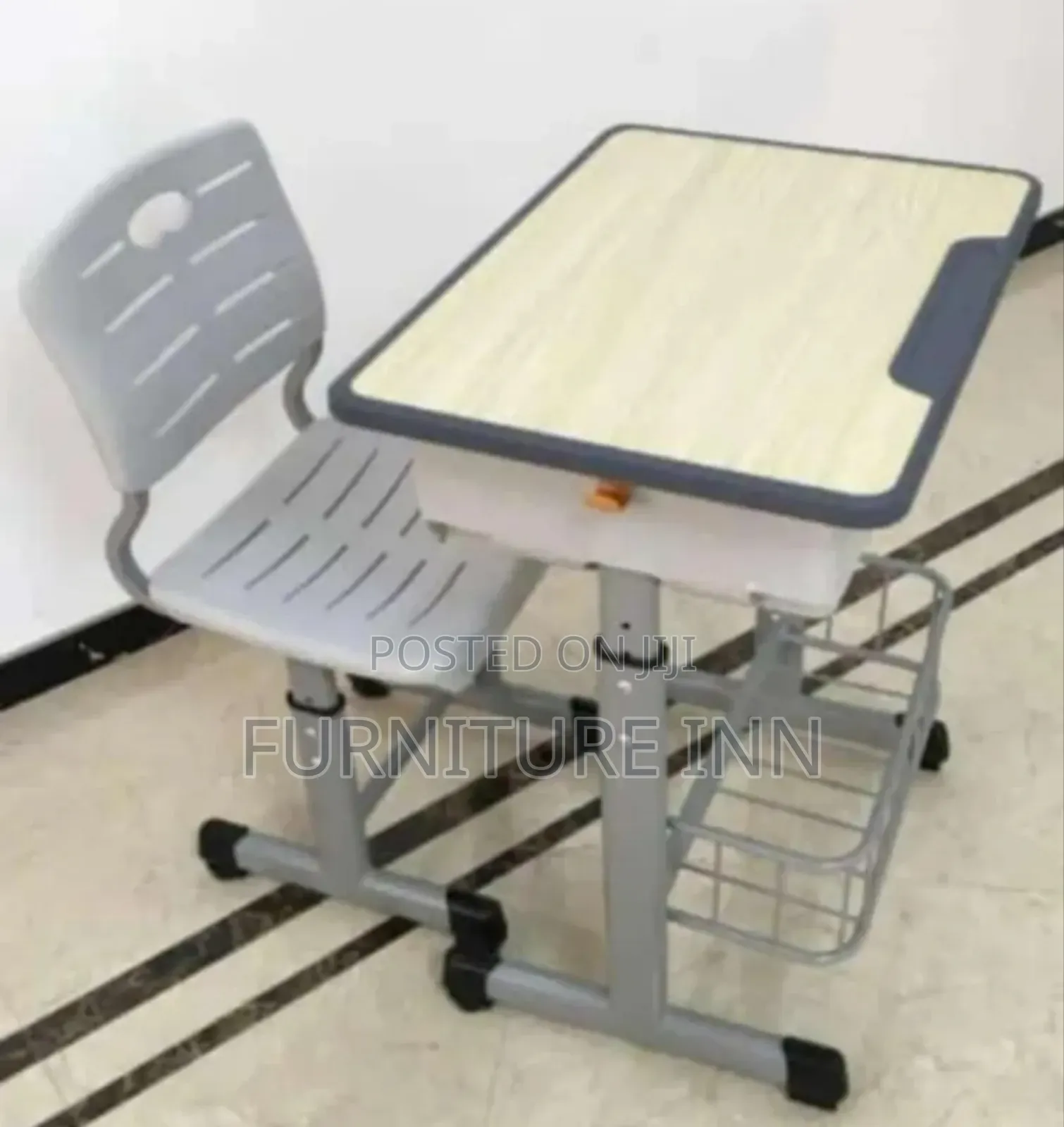 Beautiful Students Adjustable Table and Chair