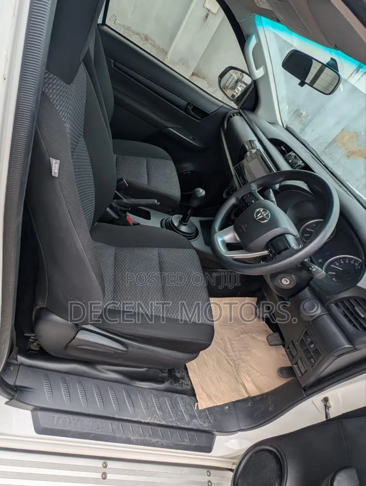 Toyota Hilux 2018 White